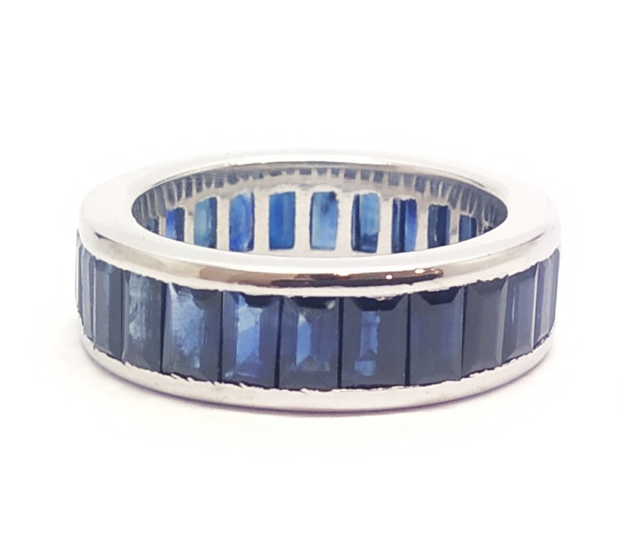 SEAMLESS BAGUETTE SAPPHIRE  RING RNG-165